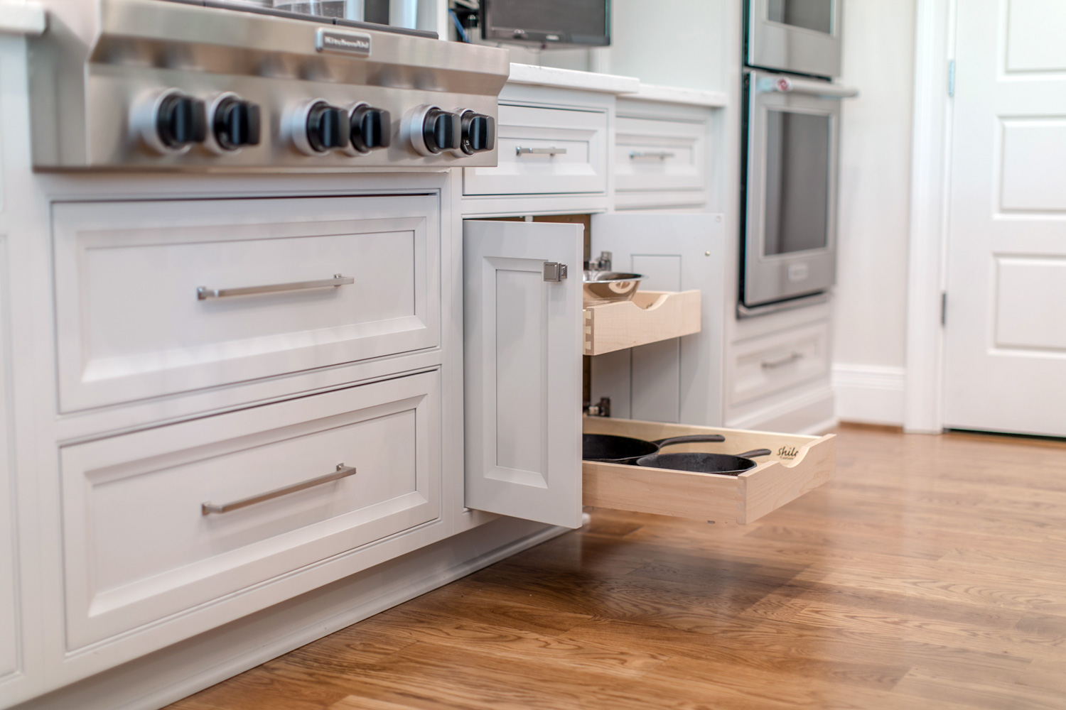 Transform Your Home with Professional Cabinet Contractors